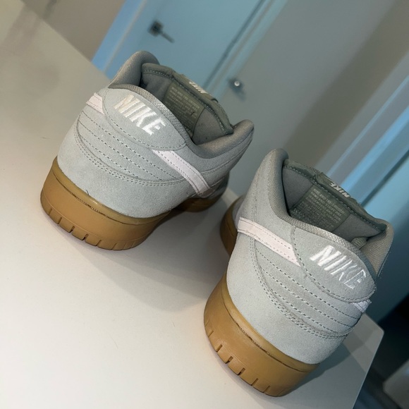 Nike SB Dunk Low Island Green Gum Men’s 10.5 - Picture 4 of 4